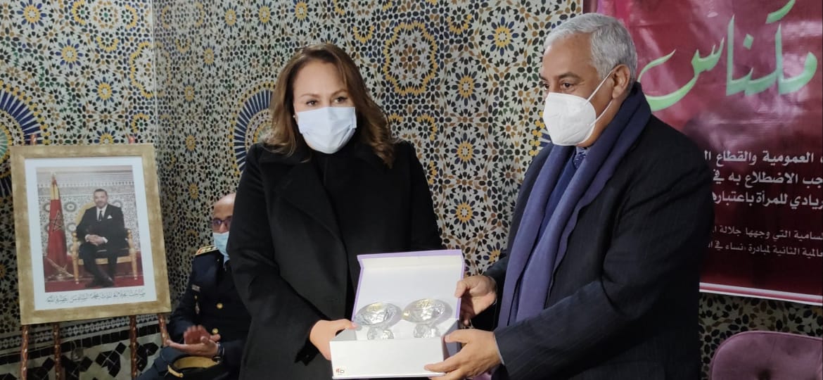 ثقافة الاعتراف والتميز هو عنوان حفل المكتب المديري للنادي المكناسي حفل تكريم بمناسبة اليوم العالمي للمرأة. ثقافة الاعتراف والتميز هو عنوان حفل المكتب المديري للنادي المكناسي حفل تكريم بمناسبة اليوم العالمي للمرأة.