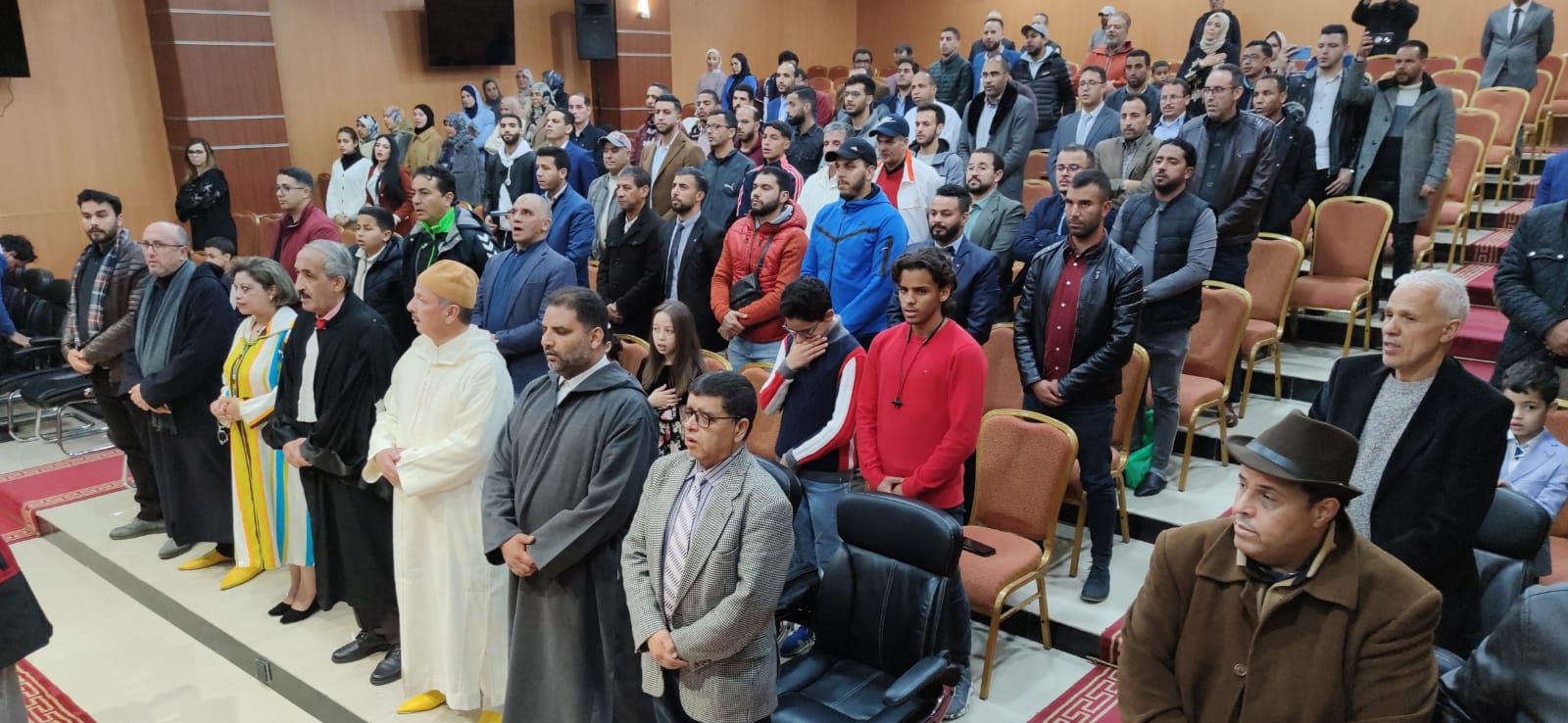 الحفل الختامي لدوري الصداقة الرمضاني لكرة القدم المصغرةالمنظم من طرف هيئة المحامين الشياب مكناس يكرم الاستاد محمد بلماحي رئيس الجامعة الملكية المغربية لسباق الدراجات... واللاعب الدولي مصطفى بيدان والحكمة الدولية بوشرى الكربوبي الحفل الختامي لدوري الصداقة الرمضاني لكرة القدم المصغرةالمنظم من طرف هيئة المحامين الشياب مكناس يكرم الاستاد محمد بلماحي رئيس الجامعة الملكية المغربية لسباق الدراجات... واللاعب الدولي مصطفى بيدان والحكمة الدولية بوشرى الكربوبي