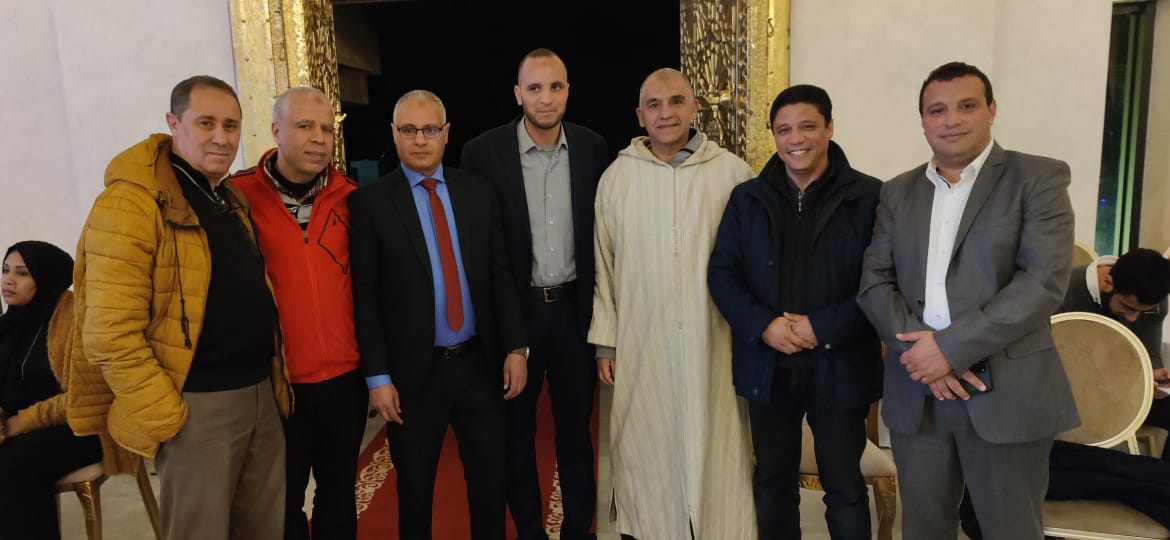 الاستاد النقيب عبد الواحد الانصاري يسلم الكاس الفضية لفريق موظفي السجن المحلي تولال مكناس الفائز بالنسخة الثالثة للدوري التضامني الرمضاني لكرة القدم المنظم من طرف جمعية المحامين الشباب بمكناس الاستاد النقيب عبد الواحد الانصاري يسلم الكاس الفضية لفريق موظفي السجن المحلي تولال مكناس الفائز بالنسخة الثالثة للدوري التضامني الرمضاني لكرة القدم المنظم من طرف جمعية المحامين الشباب بمكناس