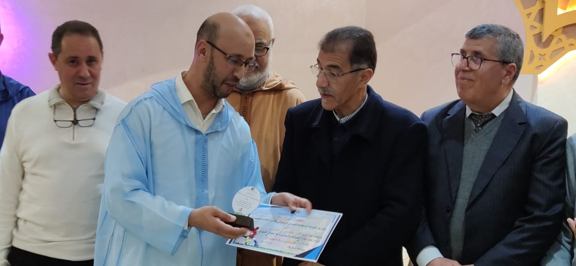 مكناس…تنظيم الحفل الختامي للدوري الرمضاني لكرة القدم لموظفي المديرية الإقليمية للضرائب