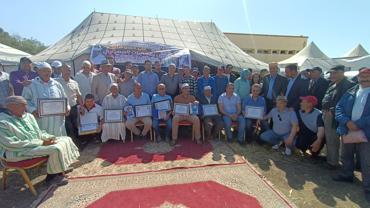 اختتام فعاليات الدورة السادسة للمهرجان الربيعي للفروسية التقليدية بعين الجمعة اختتام فعاليات الدورة السادسة للمهرجان الربيعي للفروسية التقليدية بعين الجمعة