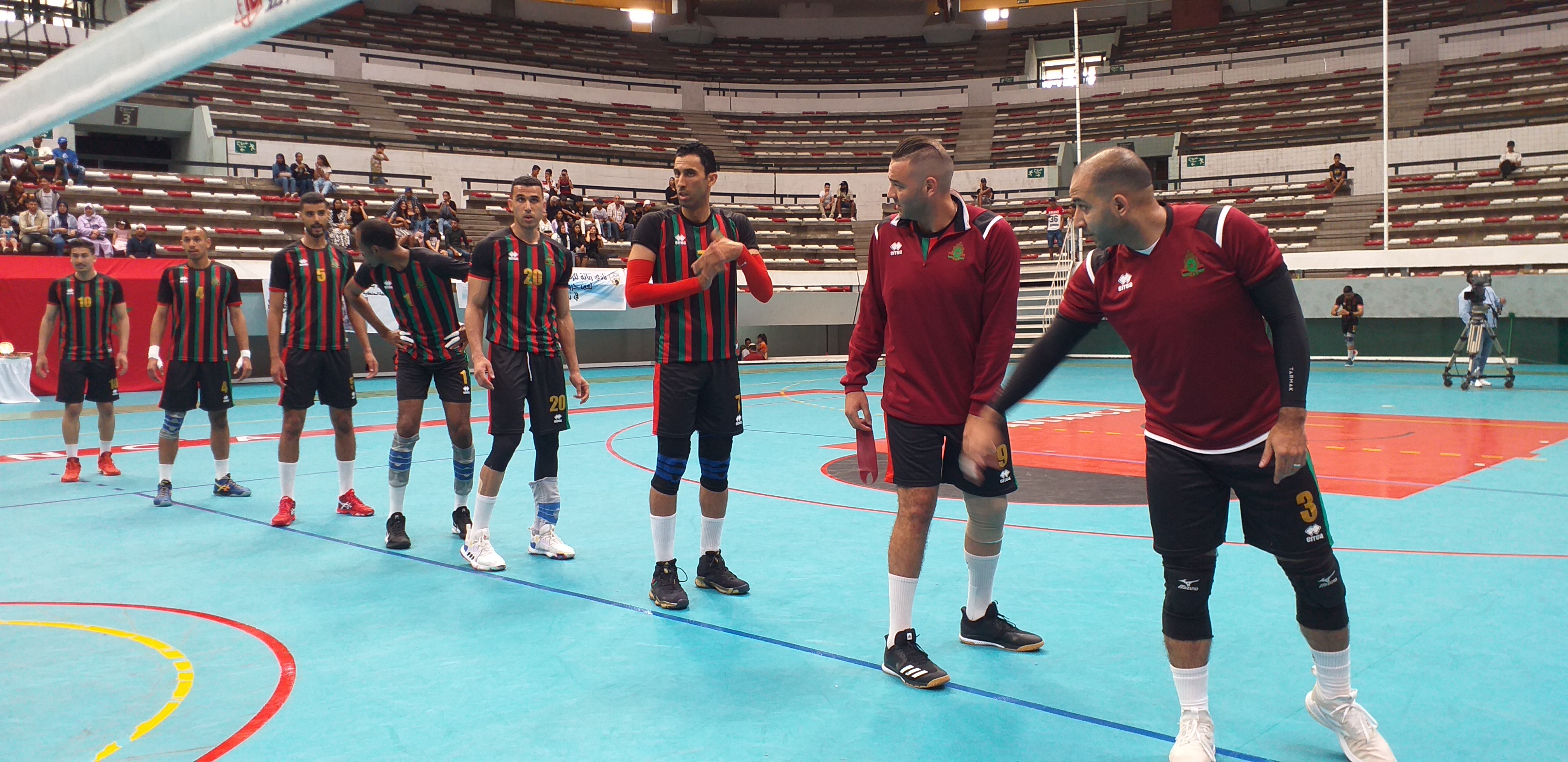 النادي المكناسي يتوج بطلا للكرة الطائرة للموسم الثاني على التوالي النادي المكناسي يتوج بطلا للكرة الطائرة للموسم الثاني على التوالي