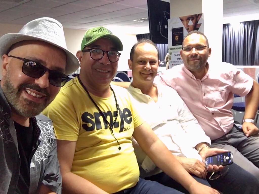 المخرج إدريس الروخ يوقع مؤلفه الجديد ” المسرح بين الأنا والآخر . المخرج إدريس الروخ يوقع مؤلفه الجديد ” المسرح بين الأنا والآخر .