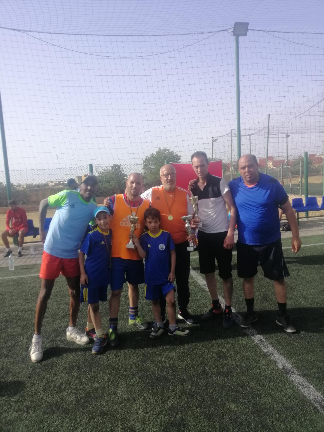 نادي رواد المستقبل لكرة القدم ينهى موسمه الرياضي بجمالية كبيرة ويكرم أولياء الأطفال نادي رواد المستقبل لكرة القدم ينهى موسمه الرياضي بجمالية كبيرة ويكرم أولياء الأطفال