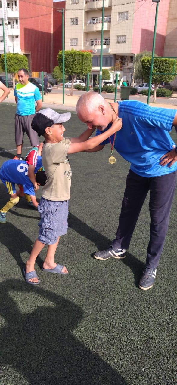 نادي رواد المستقبل لكرة القدم ينهى موسمه الرياضي بجمالية كبيرة ويكرم أولياء الأطفال نادي رواد المستقبل لكرة القدم ينهى موسمه الرياضي بجمالية كبيرة ويكرم أولياء الأطفال