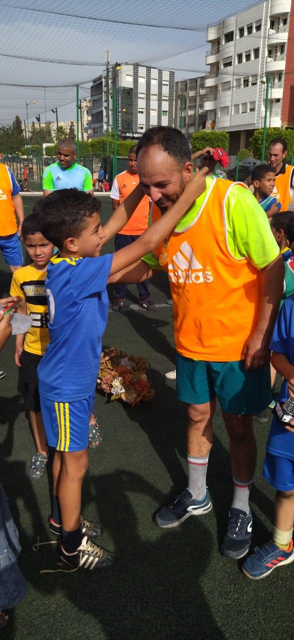 نادي رواد المستقبل لكرة القدم ينهى موسمه الرياضي بجمالية كبيرة ويكرم أولياء الأطفال نادي رواد المستقبل لكرة القدم ينهى موسمه الرياضي بجمالية كبيرة ويكرم أولياء الأطفال