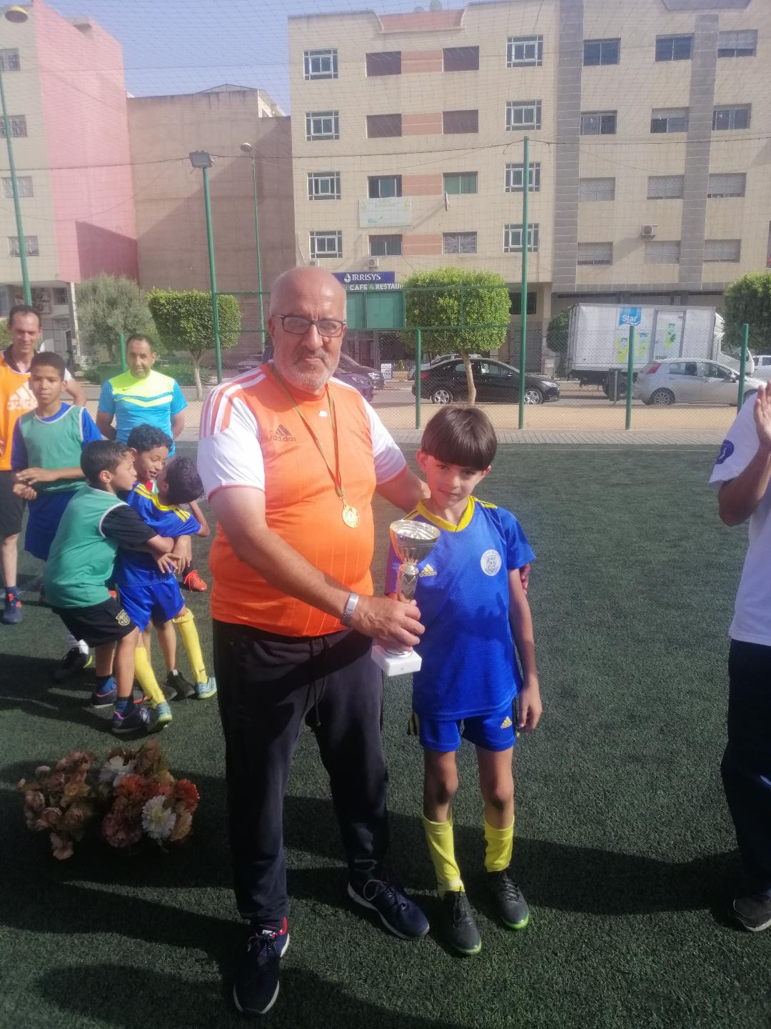 نادي رواد المستقبل لكرة القدم ينهى موسمه الرياضي بجمالية كبيرة ويكرم أولياء الأطفال نادي رواد المستقبل لكرة القدم ينهى موسمه الرياضي بجمالية كبيرة ويكرم أولياء الأطفال