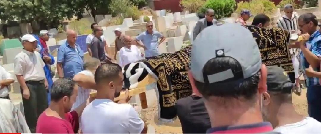 بنسالم اوديجا مدير مديرية الشؤون المدنية بوزارة العدل يودع والدته إلى مثواها الأخير بمكناس بنسالم اوديجا مدير مديرية الشؤون المدنية بوزارة العدل يودع والدته إلى مثواها الأخير بمكناس