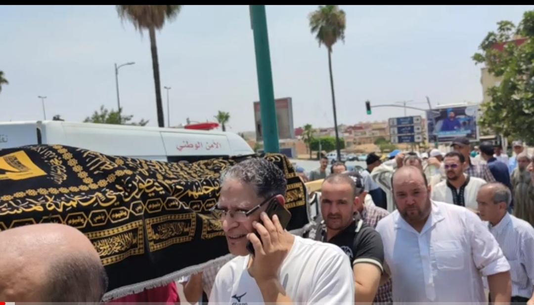 بنسالم اوديجا مدير مديرية الشؤون المدنية بوزارة العدل يودع والدته إلى مثواها الأخير بمكناس بنسالم اوديجا مدير مديرية الشؤون المدنية بوزارة العدل يودع والدته إلى مثواها الأخير بمكناس