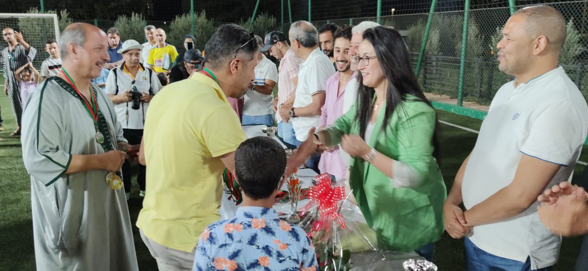 اختتام فعاليات النسخة الأولى للدوري الصيفي في كرة القدم المصغرة تأبينا للمرحوم زكرياء الأنصاري . اختتام فعاليات النسخة الأولى للدوري الصيفي في كرة القدم المصغرة تأبينا للمرحوم زكرياء الأنصاري .