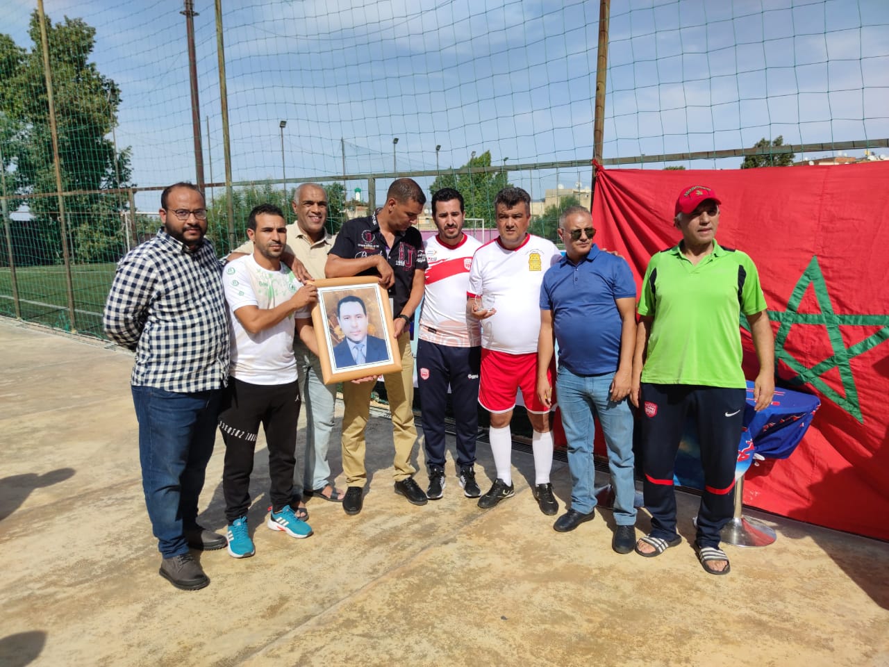 جمعيات رياضية بمكناس تقيم حفل تأبين للصحفي الراحل حسان شلو رحمة الله عليه . جمعيات رياضية بمكناس تقيم حفل تأبين للصحفي الراحل حسان شلو رحمة الله عليه .