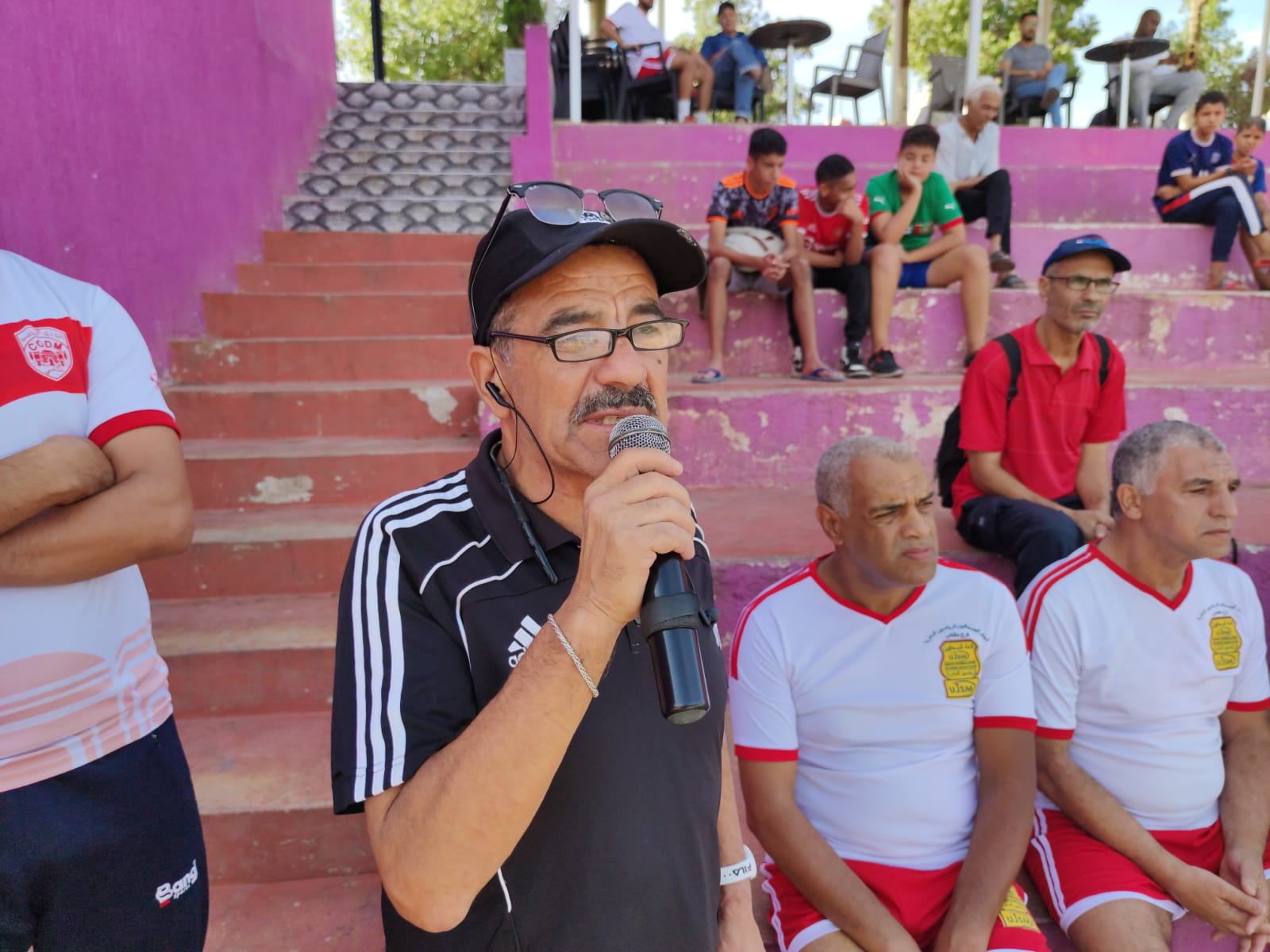 جمعيات رياضية بمكناس تقيم حفل تأبين للصحفي الراحل حسان شلو رحمة الله عليه . جمعيات رياضية بمكناس تقيم حفل تأبين للصحفي الراحل حسان شلو رحمة الله عليه .