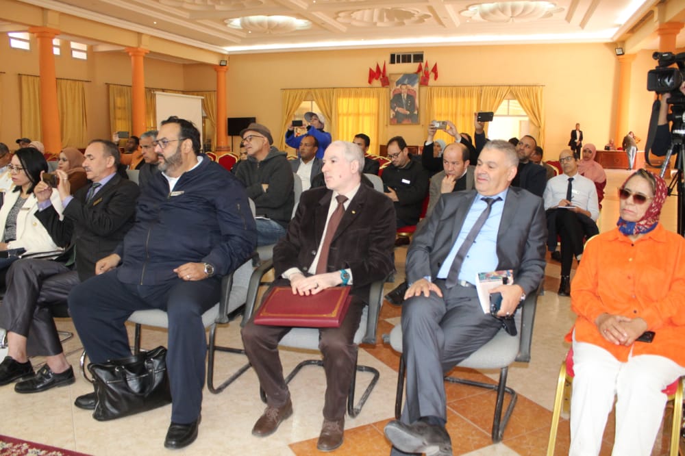 رئيس جهة درعة-تافيلالت: سنتعاون مع فيدرالية الناشرين لأنها تضم نخبة الإعلام بالجهة رئيس جهة درعة-تافيلالت: سنتعاون مع فيدرالية الناشرين لأنها تضم نخبة الإعلام بالجهة