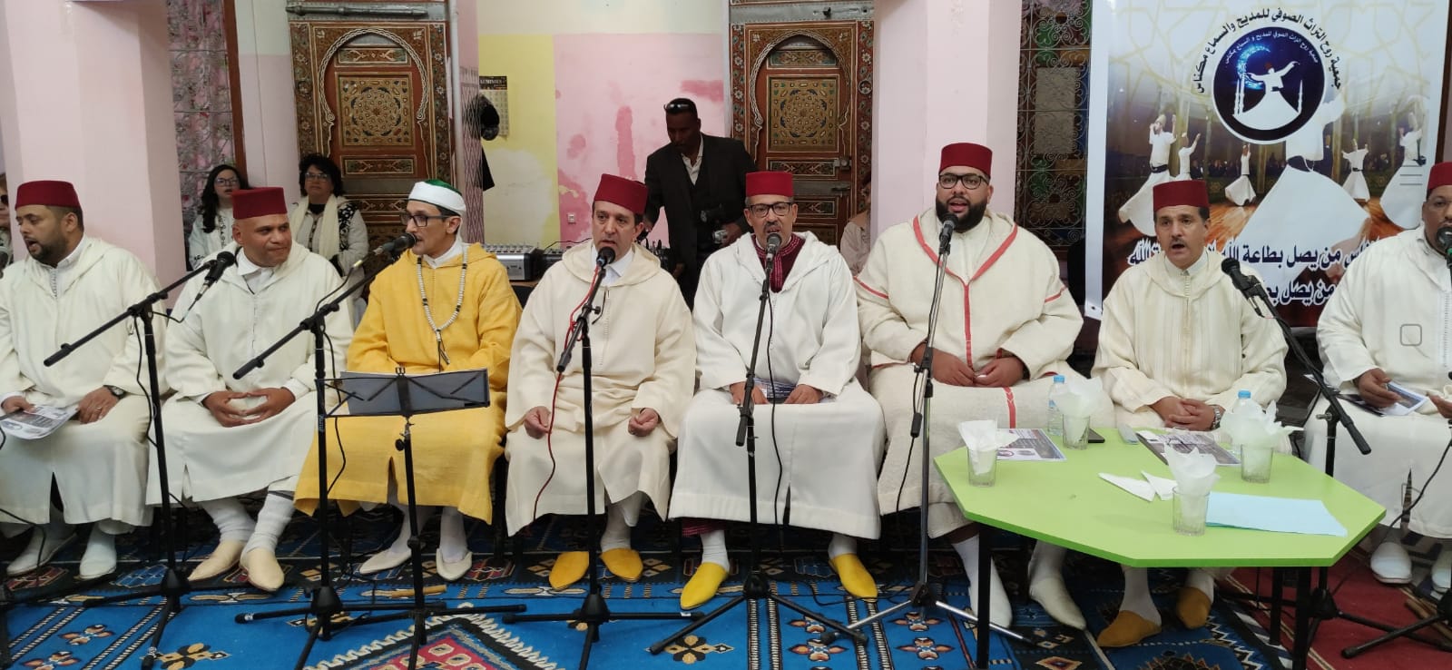 جمعية روح التراث للمديح والسماع بمكناس تنظم الدورة الخامسة **5**. دورة الأستاذ : مخلص عسلون . جمعية روح التراث للمديح والسماع بمكناس تنظم الدورة الخامسة **5**. دورة الأستاذ : مخلص عسلون .