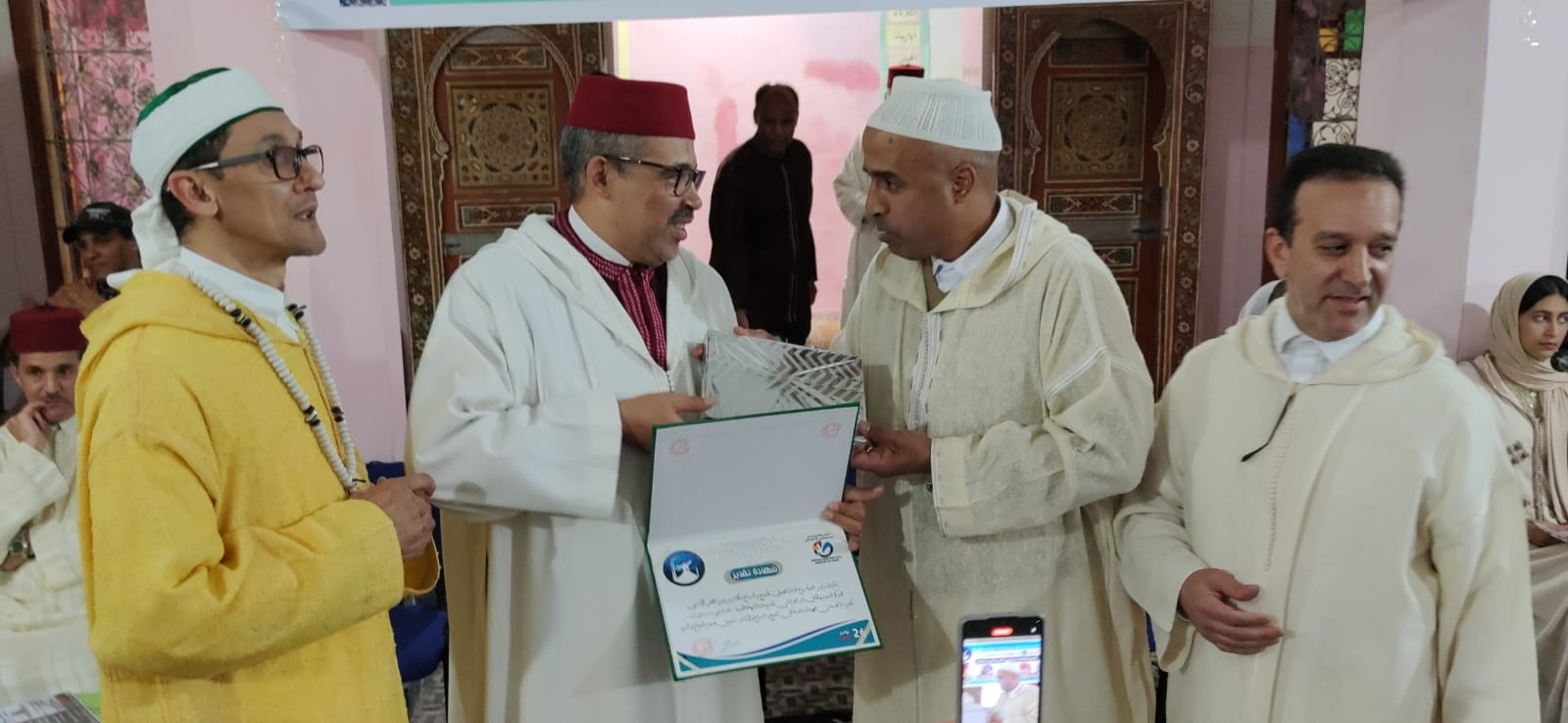 جمعية روح التراث للمديح والسماع بمكناس تنظم الدورة الخامسة **5**. دورة الأستاذ : مخلص عسلون . جمعية روح التراث للمديح والسماع بمكناس تنظم الدورة الخامسة **5**. دورة الأستاذ : مخلص عسلون .