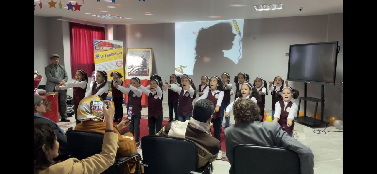 سفيرة الوحدة الترابية فاطمة فكري مديرة مجموعة مدارس لافوندسيون تكرم بالمؤسسة المدير الاقليمي بمكناس لوزارة الثقافة احتفاء باليوم العالمي للغة العربية 18دجنبر سفيرة الوحدة الترابية فاطمة فكري مديرة مجموعة مدارس لافوندسيون تكرم بالمؤسسة المدير الاقليمي بمكناس لوزارة الثقافة احتفاء باليوم العالمي للغة العربية 18دجنبر