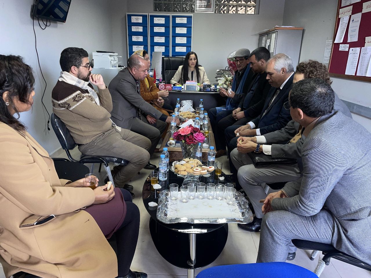 سفيرة الوحدة الترابية فاطمة فكري مديرة مجموعة مدارس لافوندسيون تكرم بالمؤسسة المدير الاقليمي بمكناس لوزارة الثقافة احتفاء باليوم العالمي للغة العربية 18دجنبر سفيرة الوحدة الترابية فاطمة فكري مديرة مجموعة مدارس لافوندسيون تكرم بالمؤسسة المدير الاقليمي بمكناس لوزارة الثقافة احتفاء باليوم العالمي للغة العربية 18دجنبر