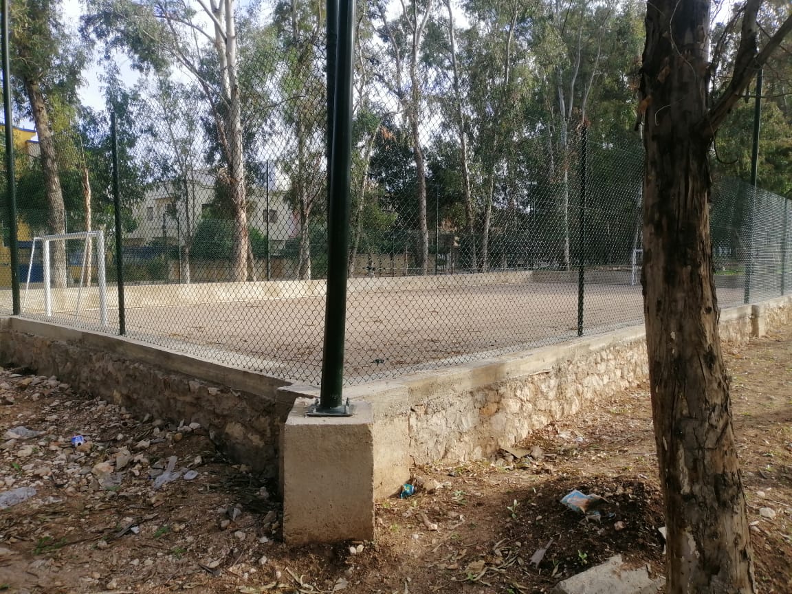 توقف أشغال تهيئة فضاء رياضي بحي المنصور بمكناس   يثير استياء شباب  المنطقة