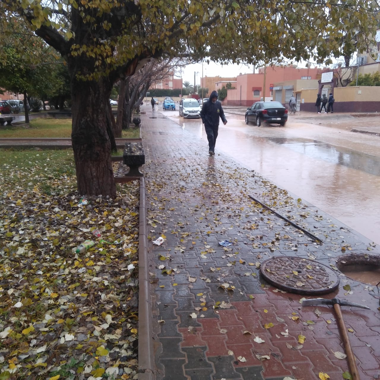 جماعة الرشيدية تطلق النار على مكتب الماء بسبب اختلالات قنوات تطهير السائل جماعة الرشيدية تطلق النار على مكتب الماء بسبب اختلالات قنوات تطهير السائل