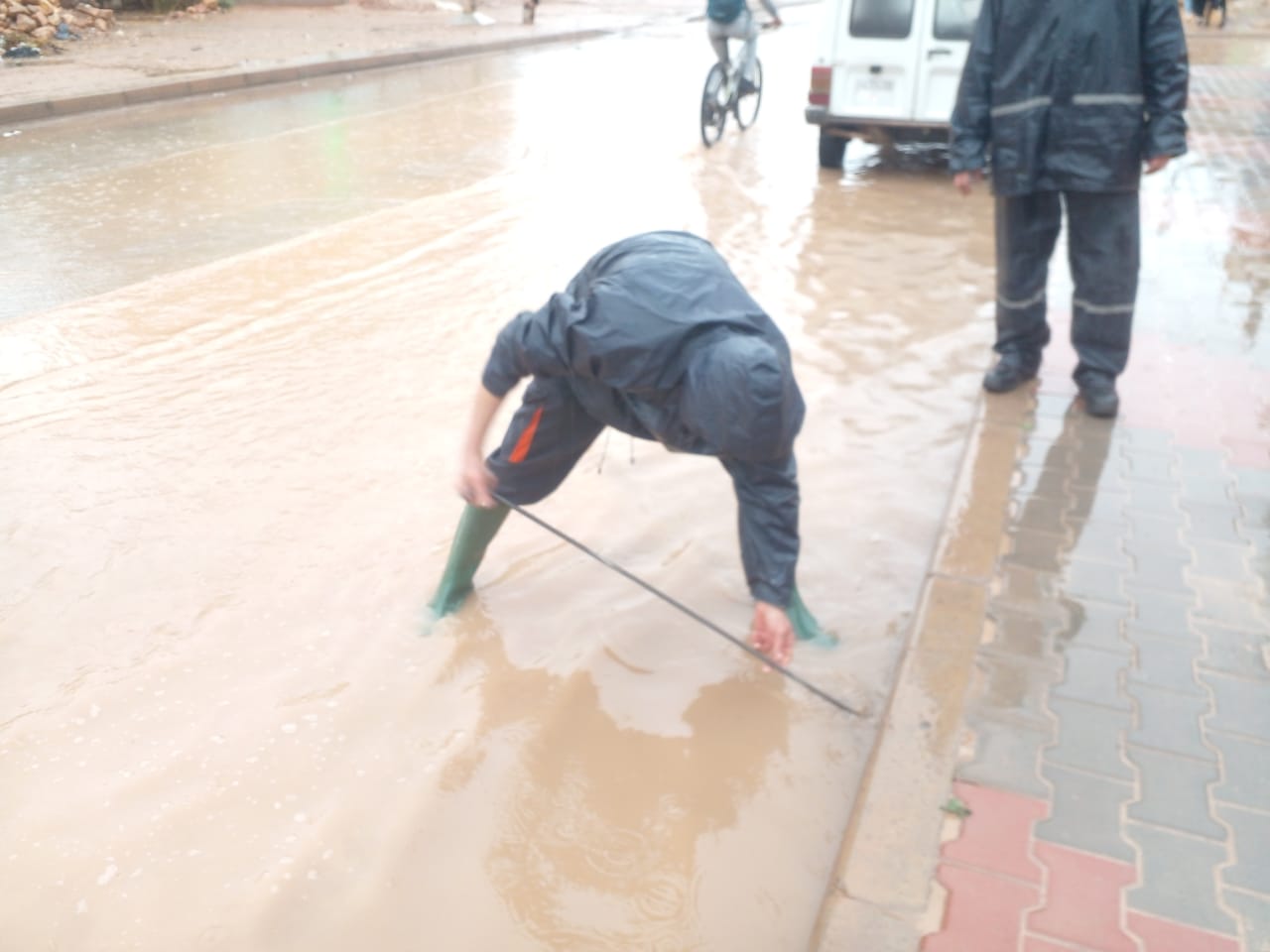جماعة الرشيدية تطلق النار على مكتب الماء بسبب اختلالات قنوات تطهير السائل جماعة الرشيدية تطلق النار على مكتب الماء بسبب اختلالات قنوات تطهير السائل