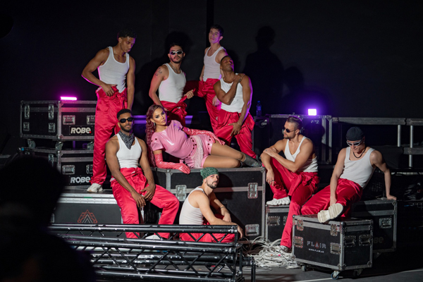 بعبارة ''الله يبارك فعمر سيدي''.. غيثة الحمامصي تبعث برسالة من قلب الإمارات لحساد الوطن