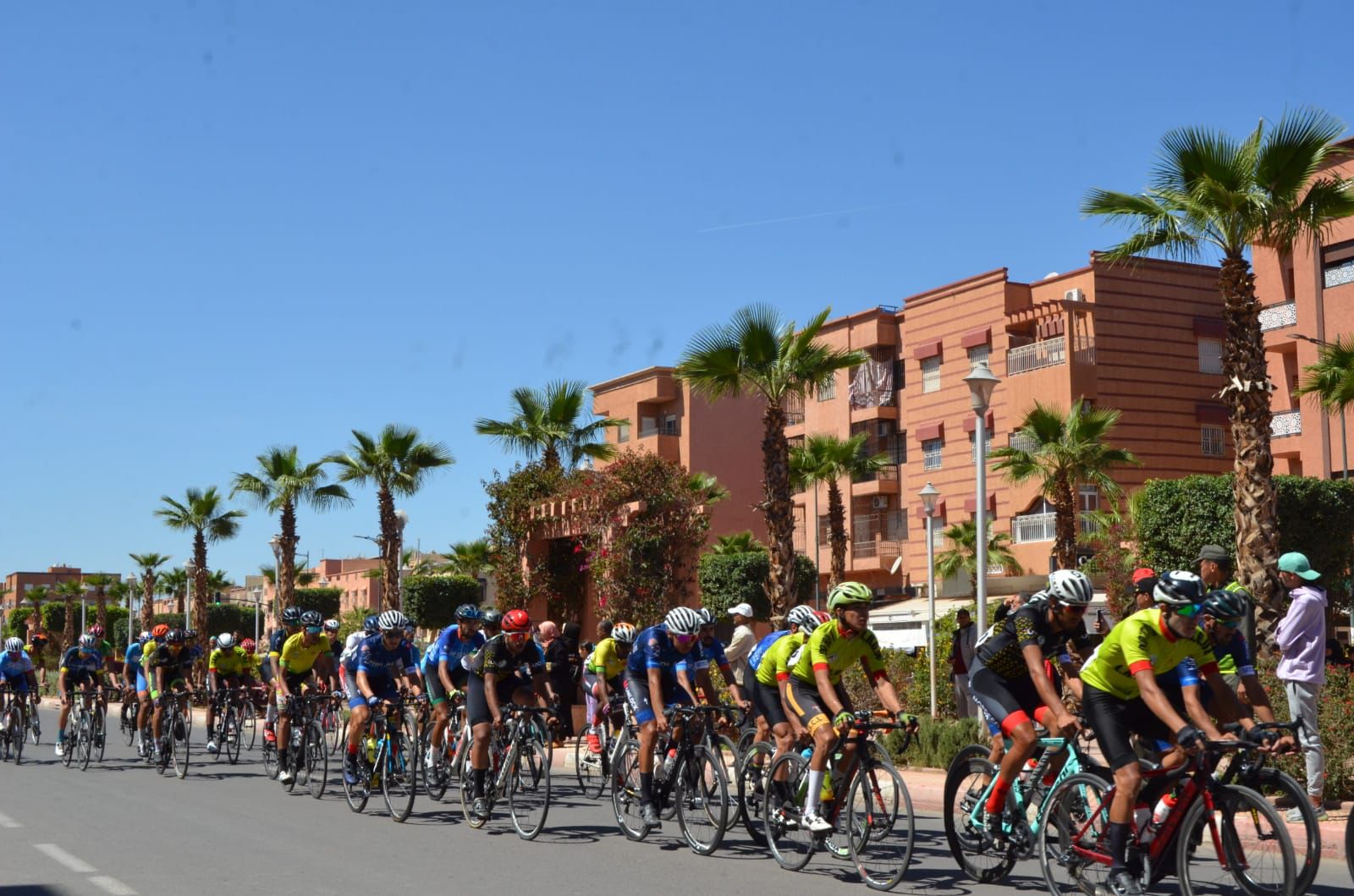 أشرف الدغمي يتوج بطلا لطواف جهة مراكش أسفي للدراجات في نسخته الأولى أشرف الدغمي يتوج بطلا لطواف جهة مراكش أسفي للدراجات في نسخته الأولى