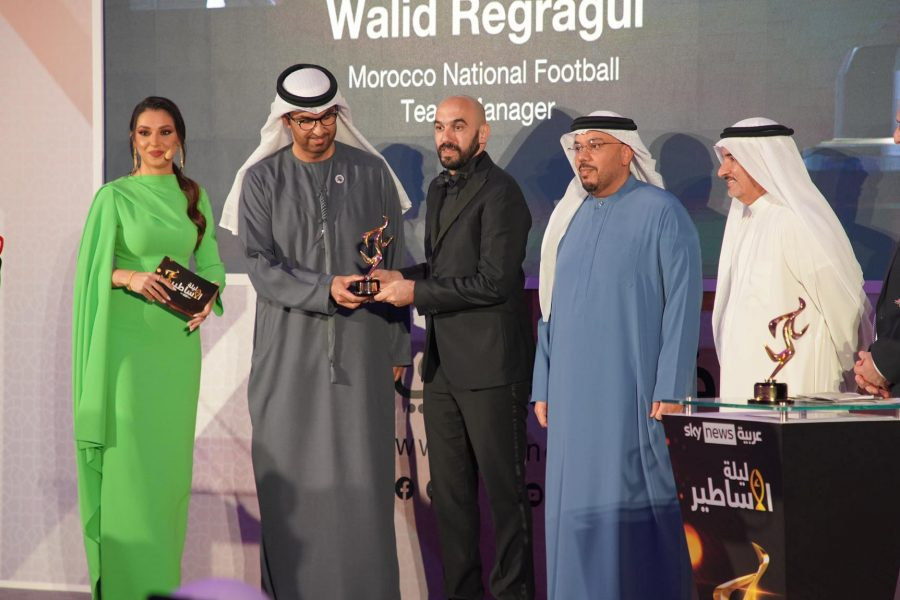 تتويج الركراكي بجائزة أفضل مدرب عربي