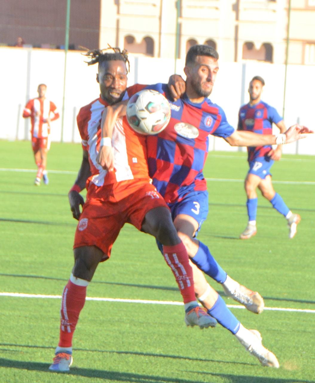 التعادل من قلب الناظور نتيجة منصفة للكوديم بعد ما واكب تلك المباراة من ضغوطات حديث الثأر. التعادل من قلب الناظور نتيجة منصفة للكوديم بعد ما واكب تلك المباراة من ضغوطات حديث الثأر.