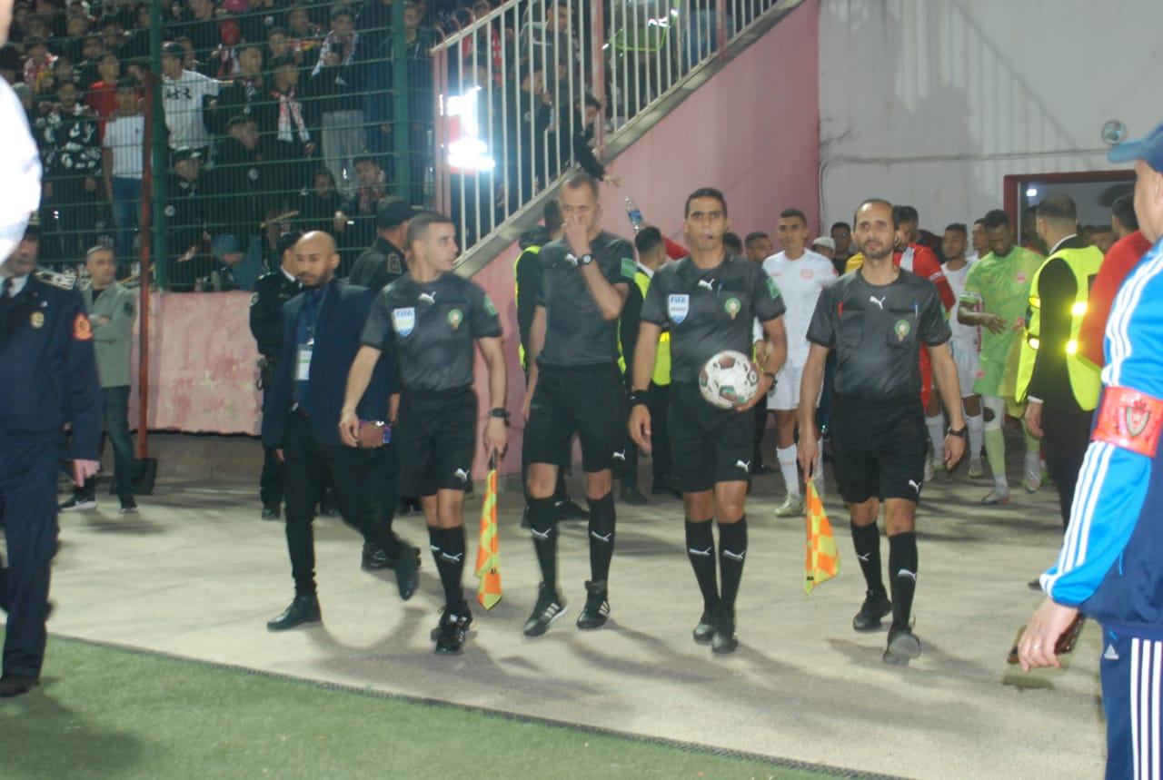 مكناس تنتصر على الكوكب المراكشي، وتعيش ليلة عرس كروي. مكناس تنتصر على الكوكب المراكشي، وتعيش ليلة عرس كروي.