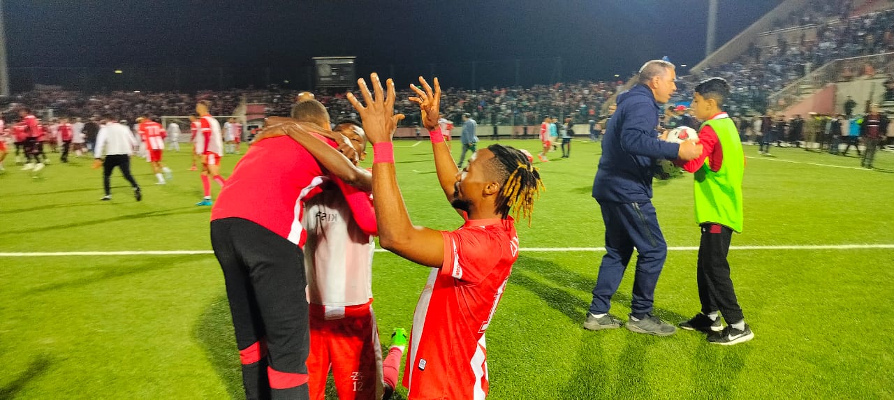 مكناس تنتصر على الكوكب المراكشي، وتعيش ليلة عرس كروي. مكناس تنتصر على الكوكب المراكشي، وتعيش ليلة عرس كروي.