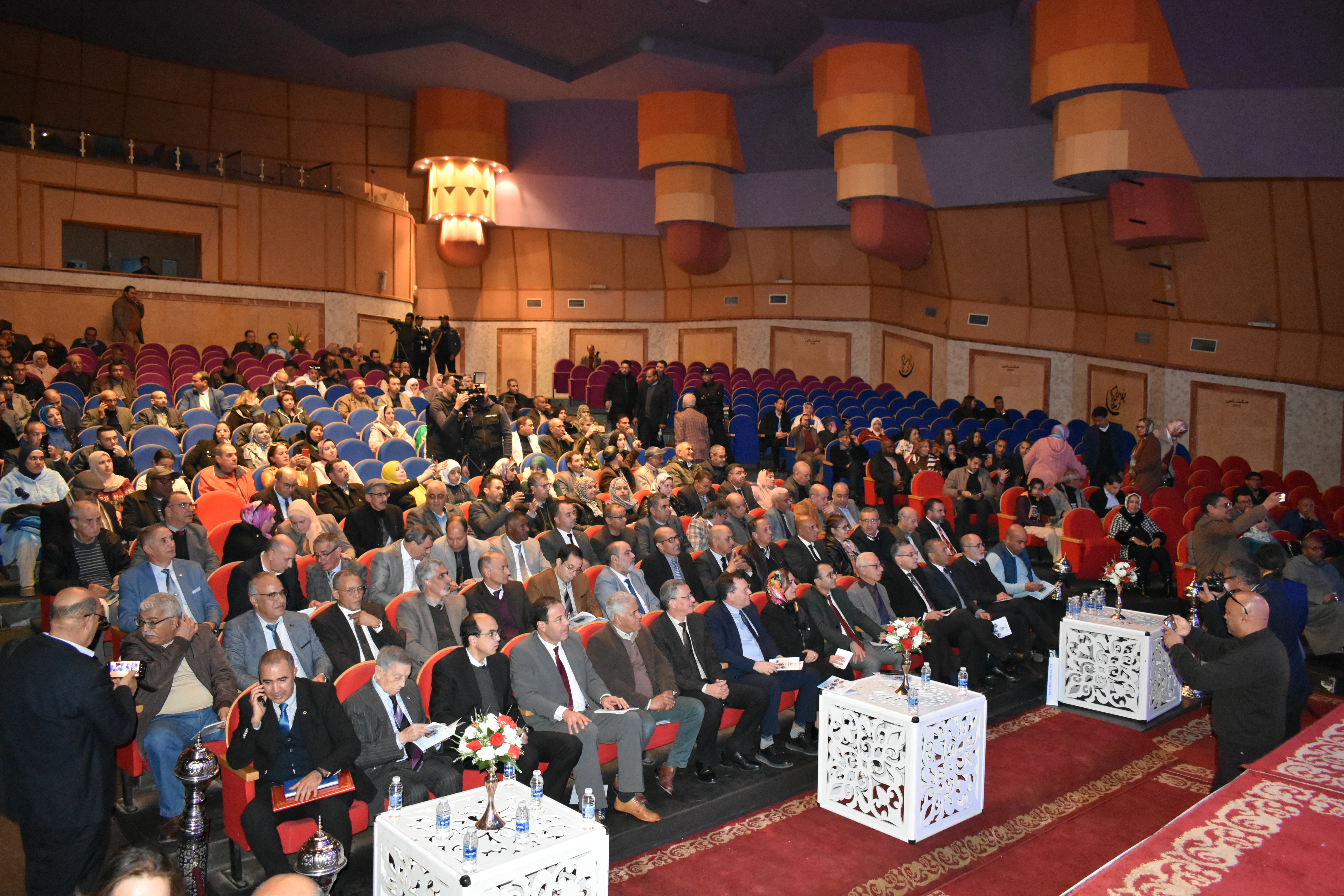 المركز البرلماني للأبحاث والدراسات   مذكرة تقديم الجائزة الوطنية للدراسات والأبحاث  حول العمل البرلماني