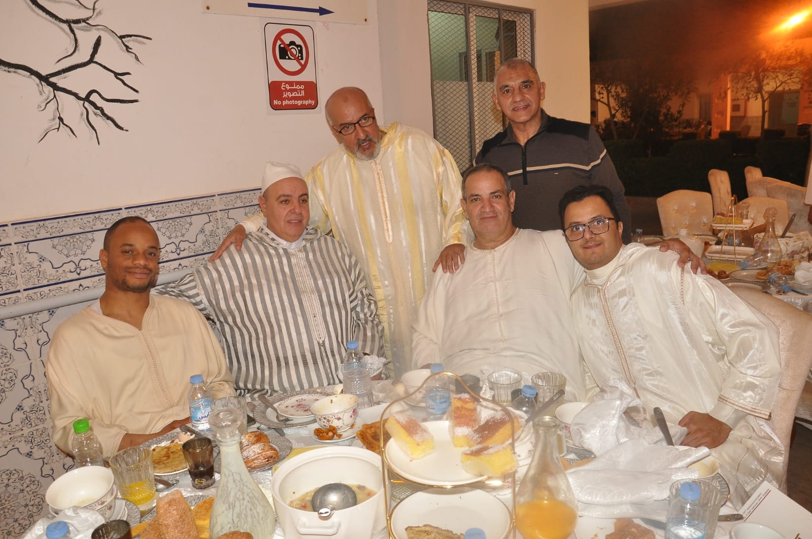 عامل عمالة مكناس يتراس افطار جماعي لفائدة نزلاء دار المسنين بمكناس عامل عمالة مكناس يتراس افطار جماعي لفائدة نزلاء دار المسنين بمكناس