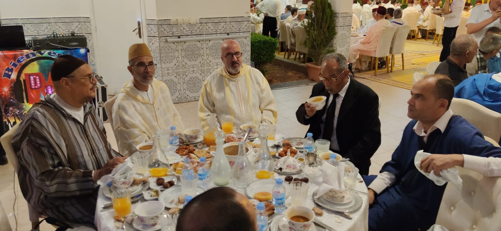 عامل عمالة مكناس يتراس افطار جماعي لفائدة نزلاء دار المسنين بمكناس عامل عمالة مكناس يتراس افطار جماعي لفائدة نزلاء دار المسنين بمكناس