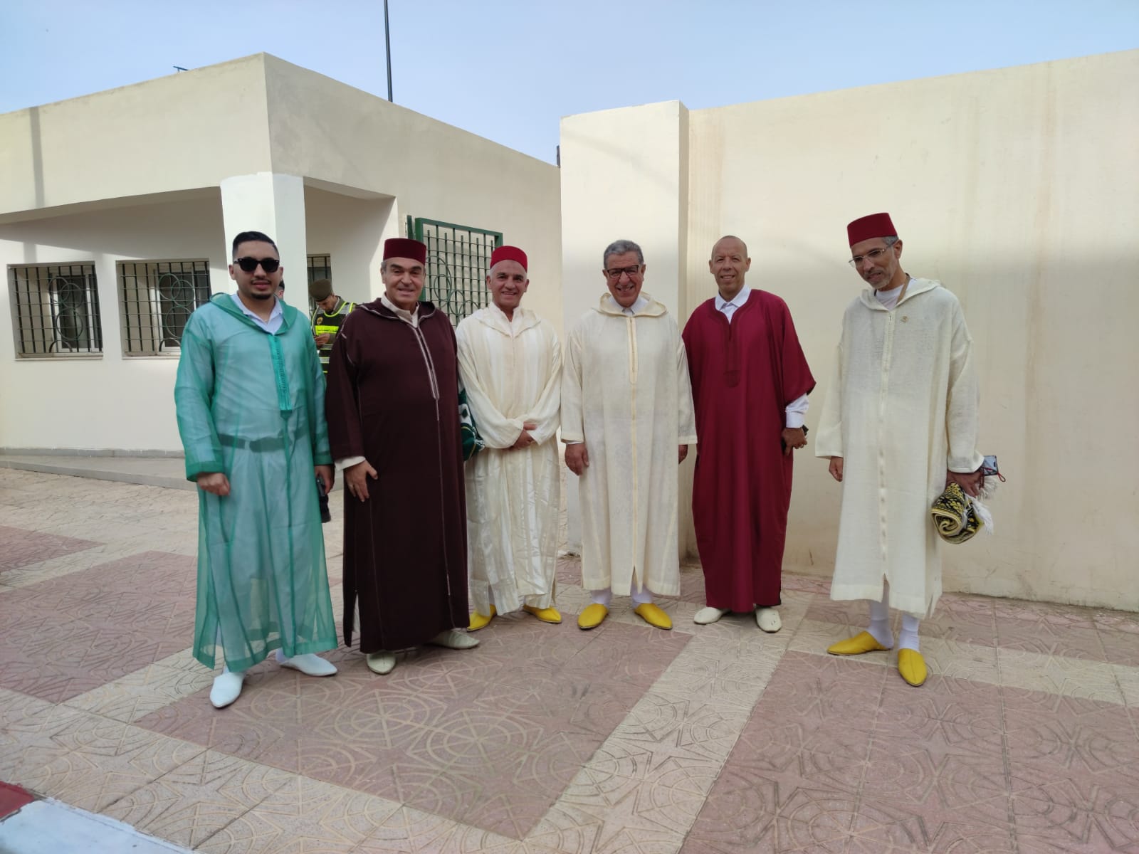 عامل عمالة مكناس يؤدي صلاة عيد الفطر بمصلى المنظر الجميل عامل عمالة مكناس يؤدي صلاة عيد الفطر بمصلى المنظر الجميل