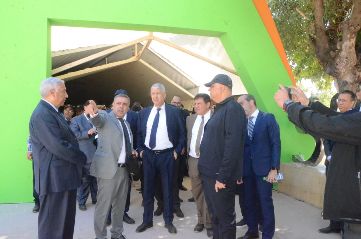 وزير الفلاحة ومسؤولين يتفقدون أشغال المعرض الدولي للفلاحة بمكناس وزير الفلاحة ومسؤولين يتفقدون أشغال المعرض الدولي للفلاحة بمكناس