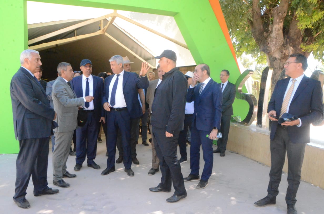 وزير الفلاحة ومسؤولين يتفقدون أشغال المعرض الدولي للفلاحة بمكناس وزير الفلاحة ومسؤولين يتفقدون أشغال المعرض الدولي للفلاحة بمكناس