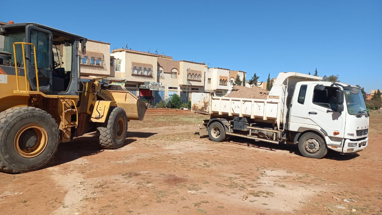 موقف للسيارات والحافلات خاص بالملتقى الدولي للفلاحة جديد على مساحة تزيد عن (10ه) موقف للسيارات والحافلات خاص بالملتقى الدولي للفلاحة جديد على مساحة تزيد عن (10ه)