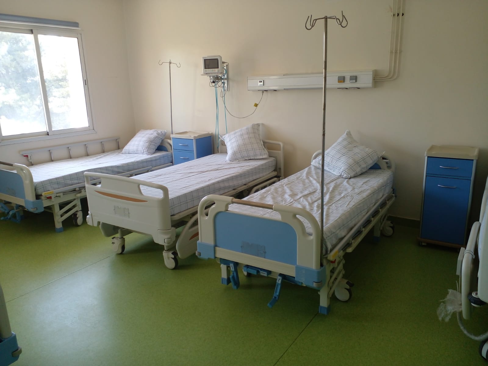 خاص عن استعدادات والاحترازات لاحتضان المعرض الدولي للفلاحة بمكناس : قطاع الصحة رشيد تاكروث:المندوب الاقليمي لوزارة الصحة والحماية الاجتماعية بمكناس *عبأنا مجموعة من الأطرالصحية وأسطول سيارات للإسعاف موزعة داخل وخارج فضاء المعرض مع تهيئة جناح خاص بمستشفى محمد الخامس * خاص عن استعدادات والاحترازات لاحتضان المعرض الدولي للفلاحة بمكناس : قطاع الصحة رشيد تاكروث:المندوب الاقليمي لوزارة الصحة والحماية الاجتماعية بمكناس *عبأنا مجموعة من الأطرالصحية وأسطول سيارات للإسعاف موزعة داخل وخارج فضاء المعرض مع تهيئة جناح خاص بمستشفى محمد الخامس *