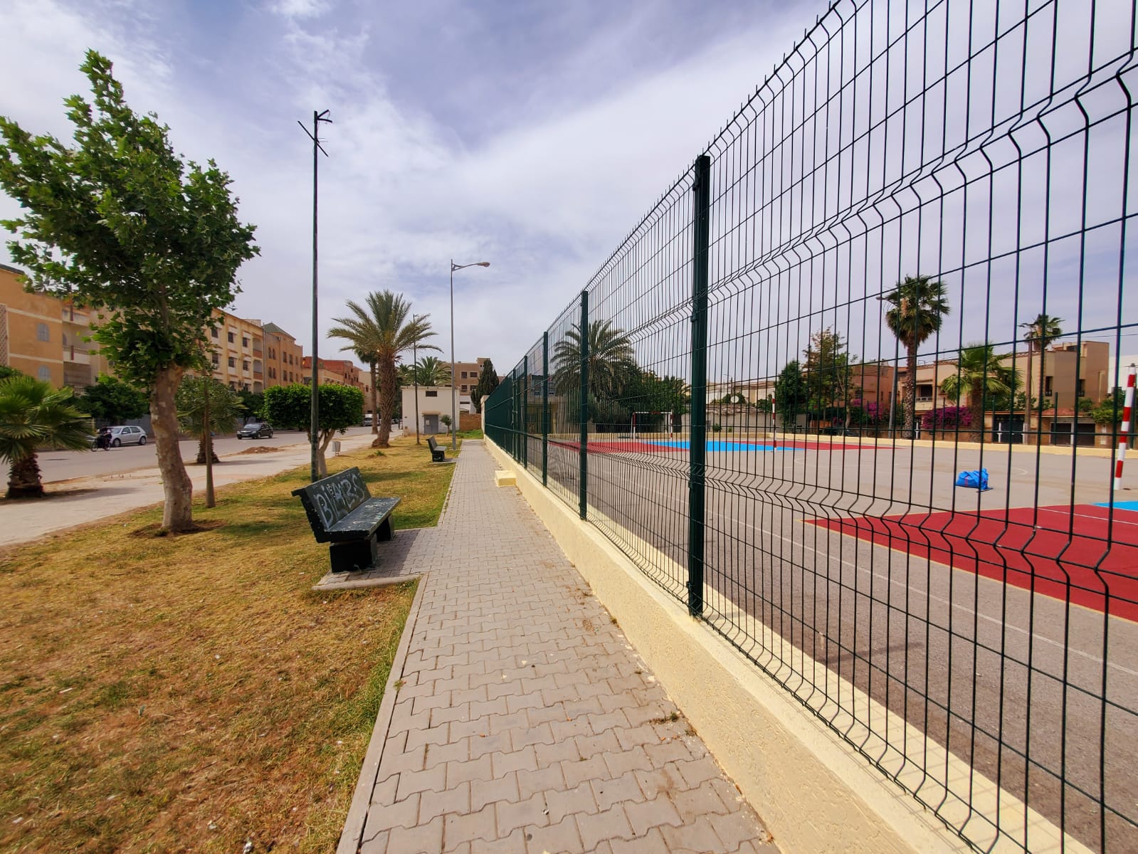 ترميم وصيانة ملعب القرب حي السلام بالخميسات