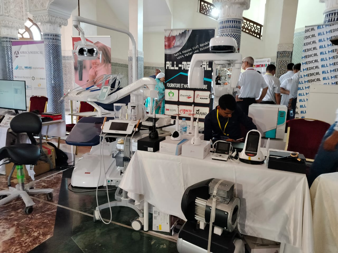 عامل عمالة مكناس السيد عبد الغني الصبار يفتتح أشغال المؤتمر الدولي لطب الأسنان بمكناس في نسخته الثانية عامل عمالة مكناس السيد عبد الغني الصبار يفتتح أشغال المؤتمر الدولي لطب الأسنان بمكناس في نسخته الثانية