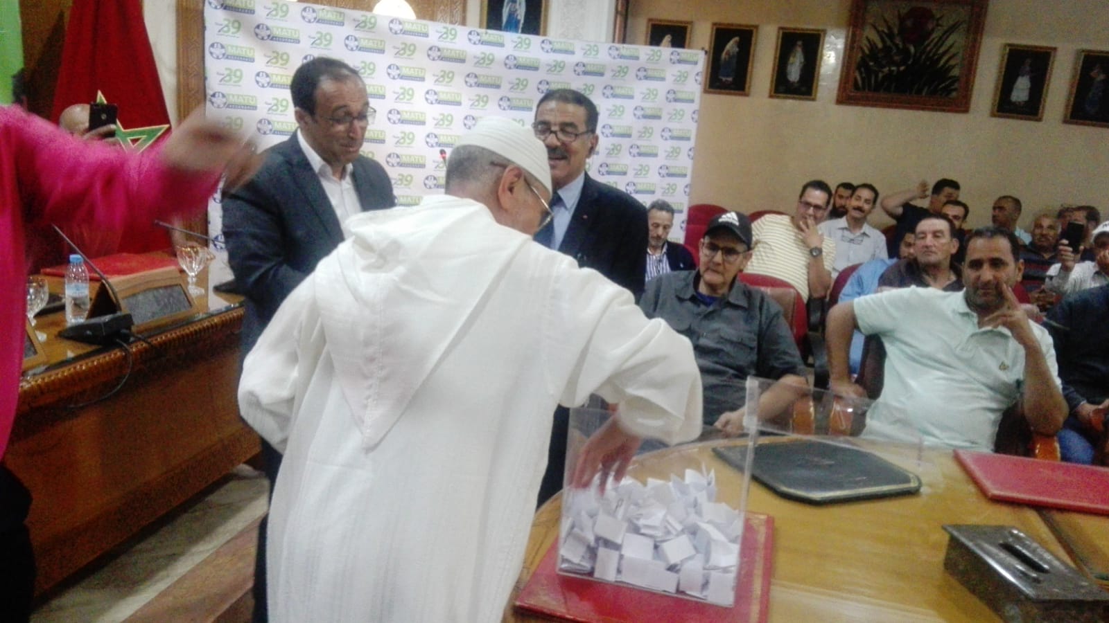 نظمت شركة   MATU Assurance عرضا خاصا بزبناء الشركة تحت شعار « فمول الطاكسي فكرات وبالرباح  جات » يوم 4 ماي 2023م بمكناس .