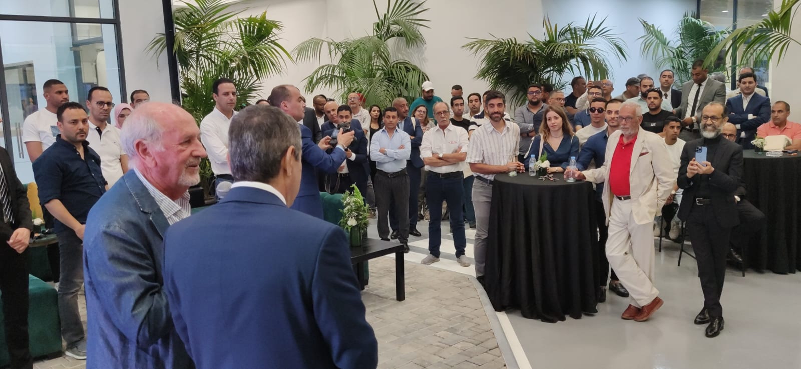 بشرى لساكنة جهة فاس مكناس افتتاح اكبر محل لبيع السيارات الفاخرة بمكناس TIZI AUTO بشرى لساكنة جهة فاس مكناس افتتاح اكبر محل لبيع السيارات الفاخرة بمكناس TIZI AUTO