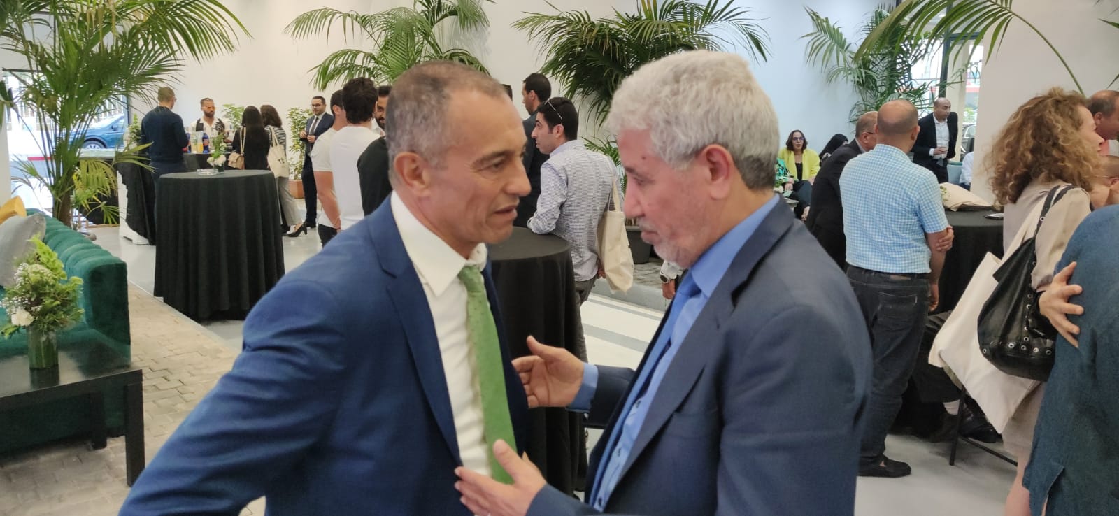 بشرى لساكنة جهة فاس مكناس افتتاح اكبر محل لبيع السيارات الفاخرة بمكناس TIZI AUTO بشرى لساكنة جهة فاس مكناس افتتاح اكبر محل لبيع السيارات الفاخرة بمكناس TIZI AUTO