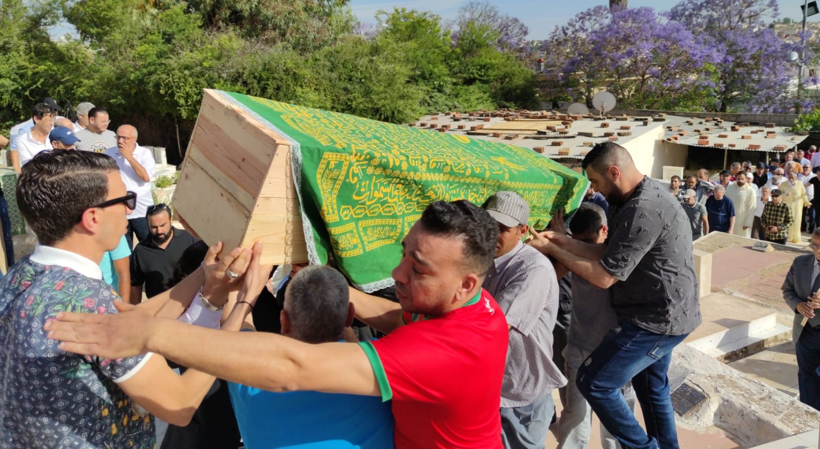 مكناس تودع  أحد رجالاتها  الابرار  الى متواه الأخير باسيدي لحلو  أول مؤسس  للنادي الرياضي المكناسي