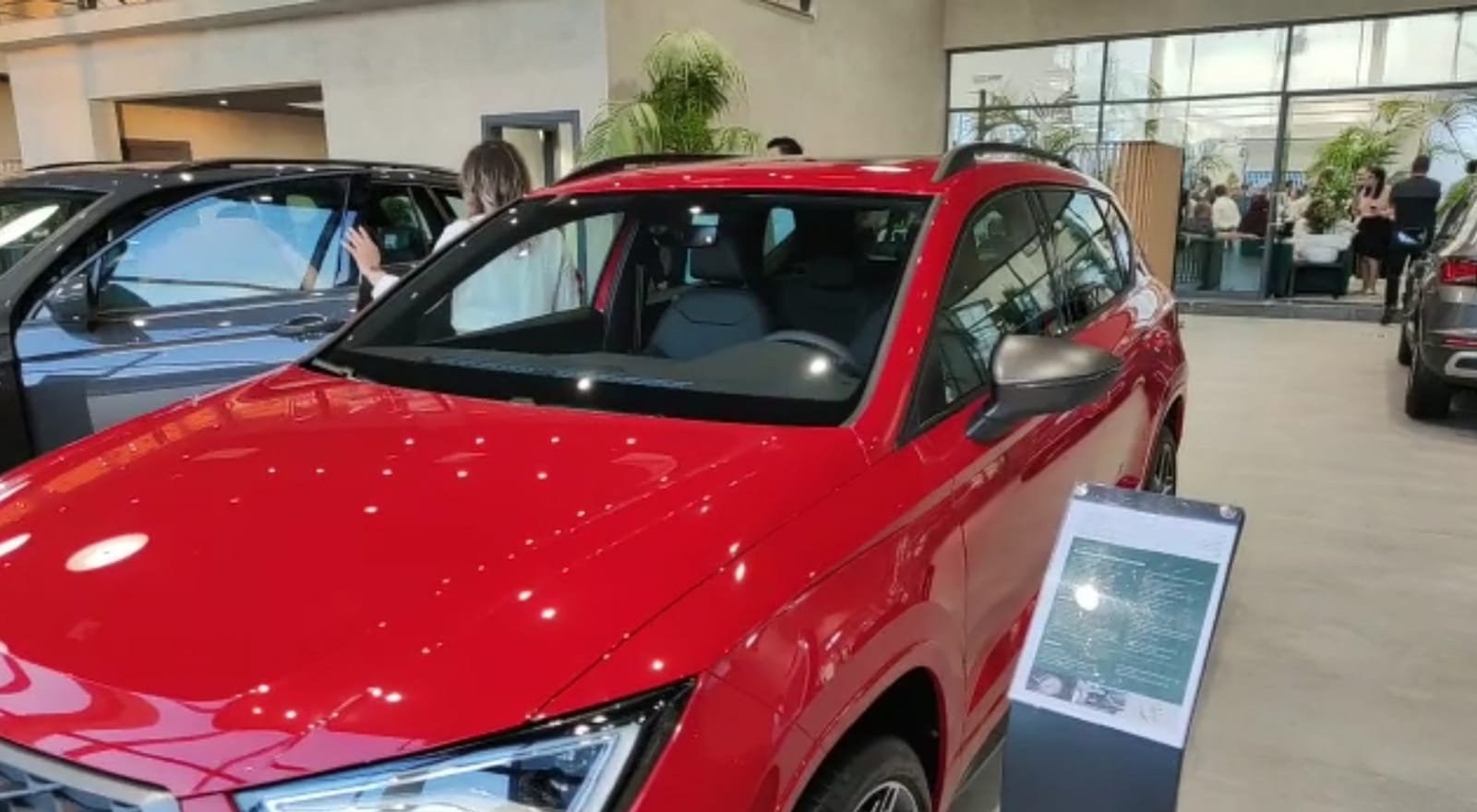 بشرى لساكنة جهة فاس مكناس افتتاح اكبر محل لبيع السيارات الفاخرة بمكناس TIZI AUTO بشرى لساكنة جهة فاس مكناس افتتاح اكبر محل لبيع السيارات الفاخرة بمكناس TIZI AUTO