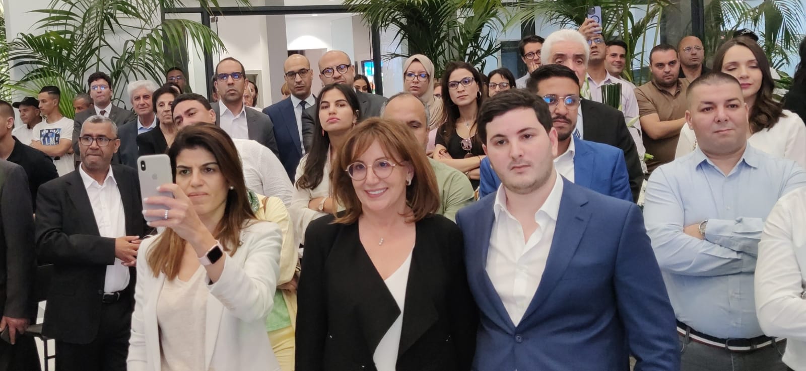 بشرى لساكنة جهة فاس مكناس افتتاح اكبر محل لبيع السيارات الفاخرة بمكناس TIZI AUTO بشرى لساكنة جهة فاس مكناس افتتاح اكبر محل لبيع السيارات الفاخرة بمكناس TIZI AUTO