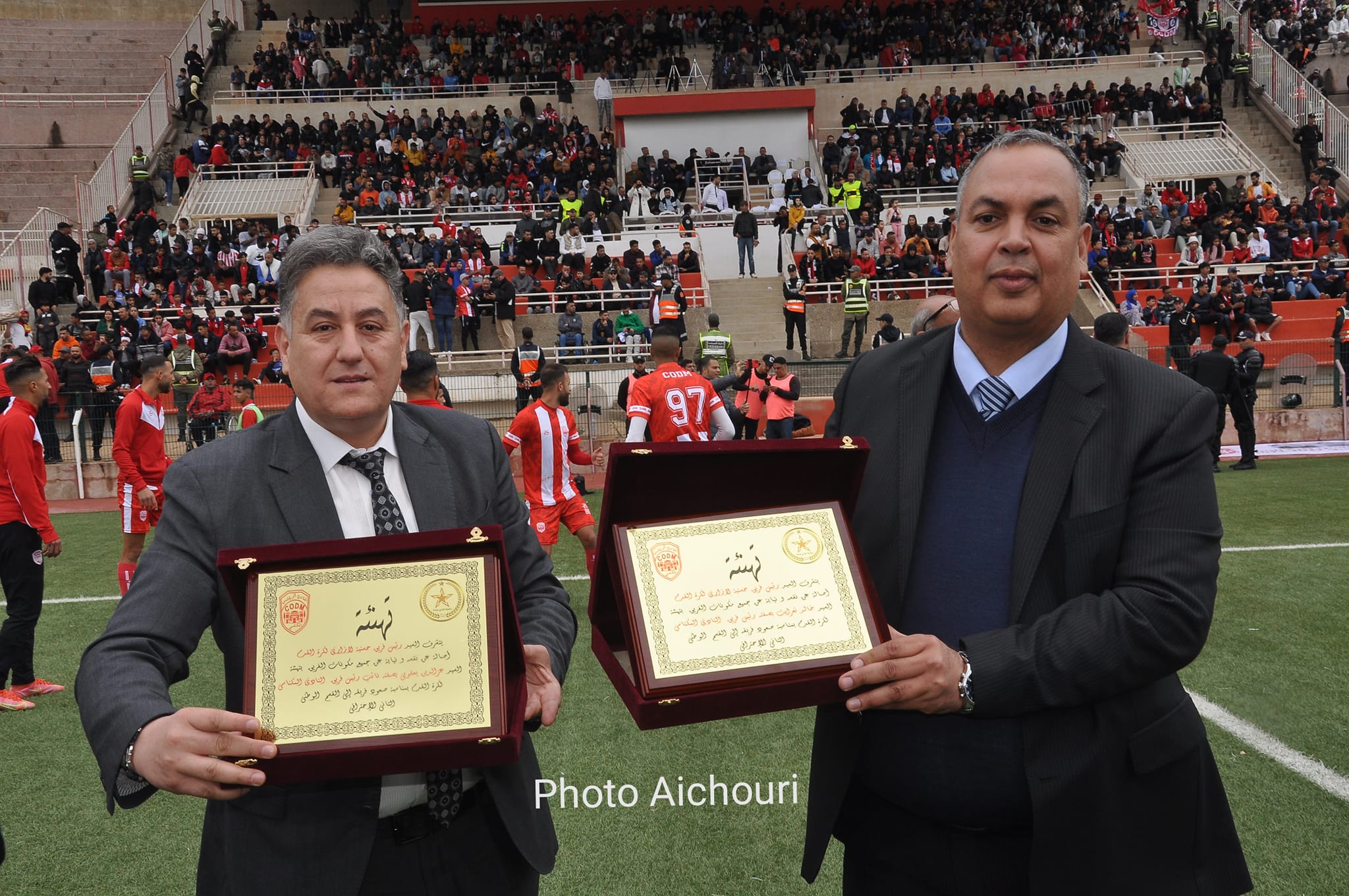 جمعية أنصار النادي المكناسي : كل مكونات المدينة مطالبة بدعم الكوديم ومكتب تاعرابت هو الجدير بمواصلة قيادة قطار القلعة الحمراء جمعية أنصار النادي المكناسي : كل مكونات المدينة مطالبة بدعم الكوديم ومكتب تاعرابت هو الجدير بمواصلة قيادة قطار القلعة الحمراء