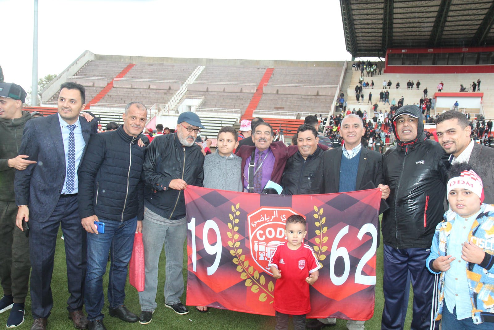 جمعية أنصار النادي المكناسي : كل مكونات المدينة مطالبة بدعم الكوديم ومكتب تاعرابت هو الجدير بمواصلة قيادة قطار القلعة الحمراء جمعية أنصار النادي المكناسي : كل مكونات المدينة مطالبة بدعم الكوديم ومكتب تاعرابت هو الجدير بمواصلة قيادة قطار القلعة الحمراء