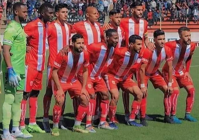 جمعية أنصار النادي المكناسي : كل مكونات المدينة مطالبة بدعم الكوديم ومكتب تاعرابت هو الجدير بمواصلة قيادة قطار القلعة الحمراء جمعية أنصار النادي المكناسي : كل مكونات المدينة مطالبة بدعم الكوديم ومكتب تاعرابت هو الجدير بمواصلة قيادة قطار القلعة الحمراء