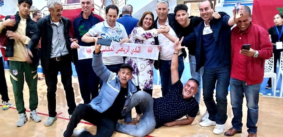 جمعية أنصار النادي المكناسي : كل مكونات المدينة مطالبة بدعم الكوديم ومكتب تاعرابت هو الجدير بمواصلة قيادة قطار القلعة الحمراء جمعية أنصار النادي المكناسي : كل مكونات المدينة مطالبة بدعم الكوديم ومكتب تاعرابت هو الجدير بمواصلة قيادة قطار القلعة الحمراء